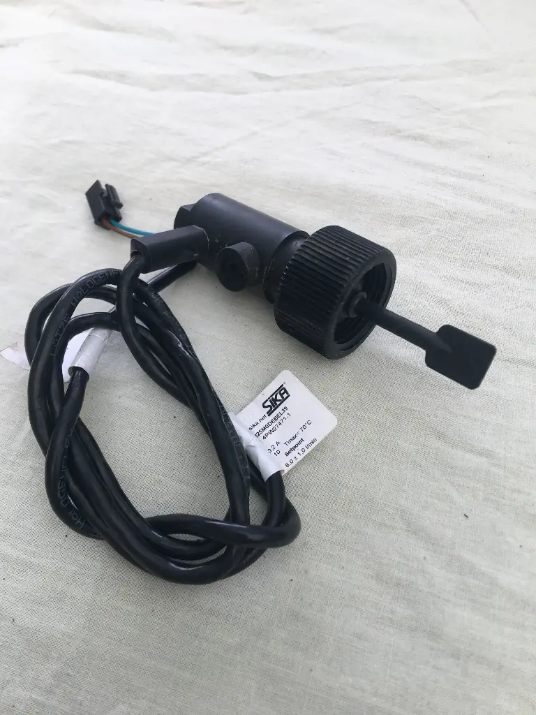 Calculateur de pression d'occasion module hydraulique DAIKIN EWYQ007ACV3P-H